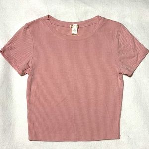 BOZZOLO Ribbed Crop Top Fitted T. Medium. Pale Pink.